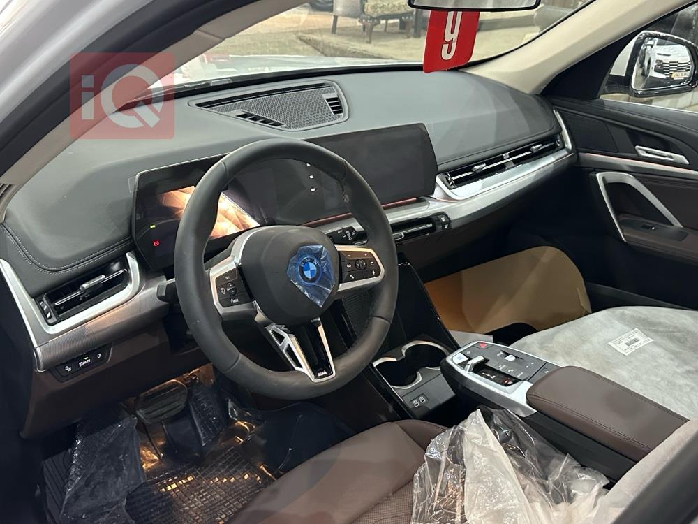 بي ام دبليو iX1